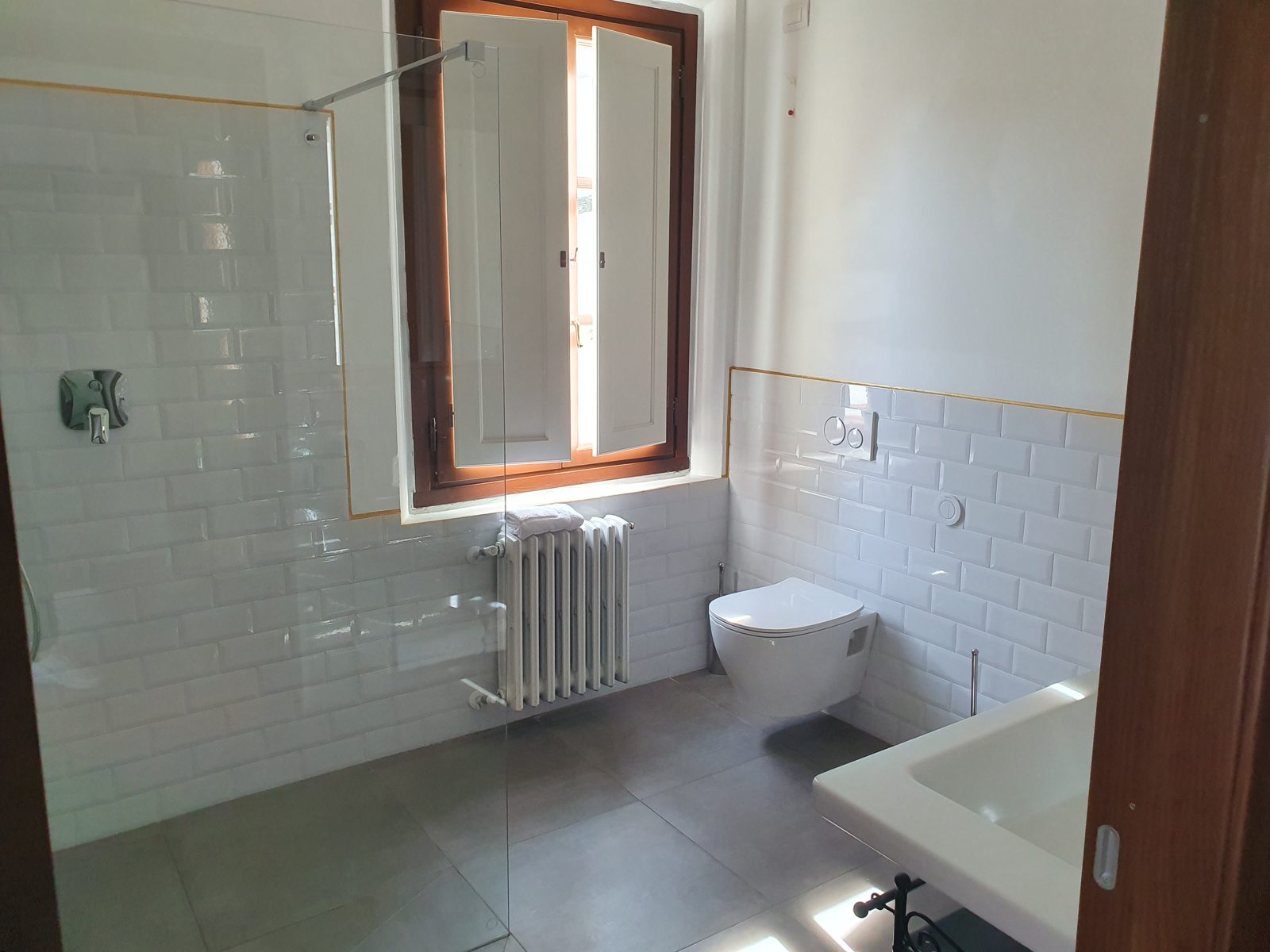 Large bathroom at The Artists' Palace Florence