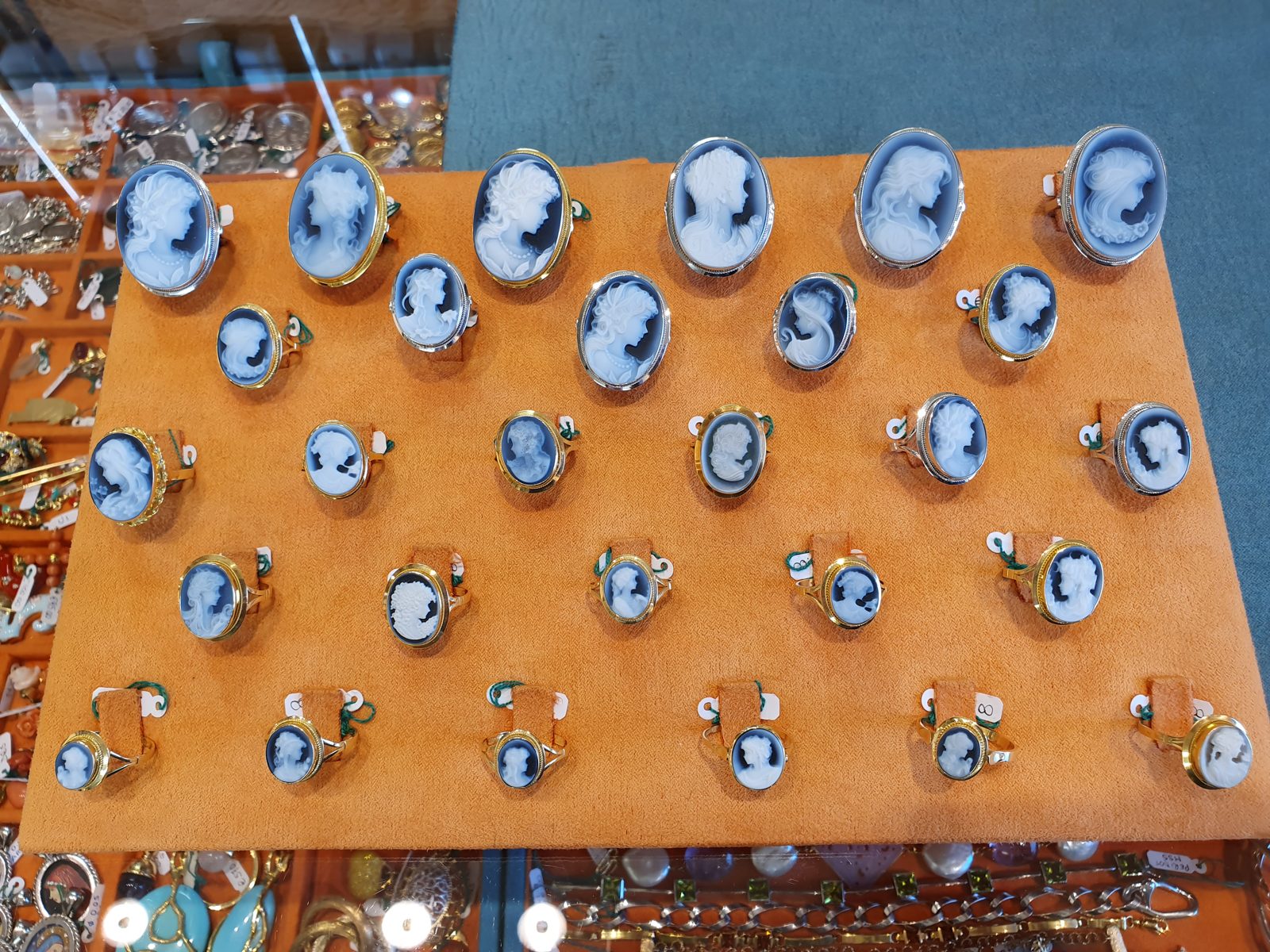 Cameo rings in a jewelry shop window on Ponte Vecchio